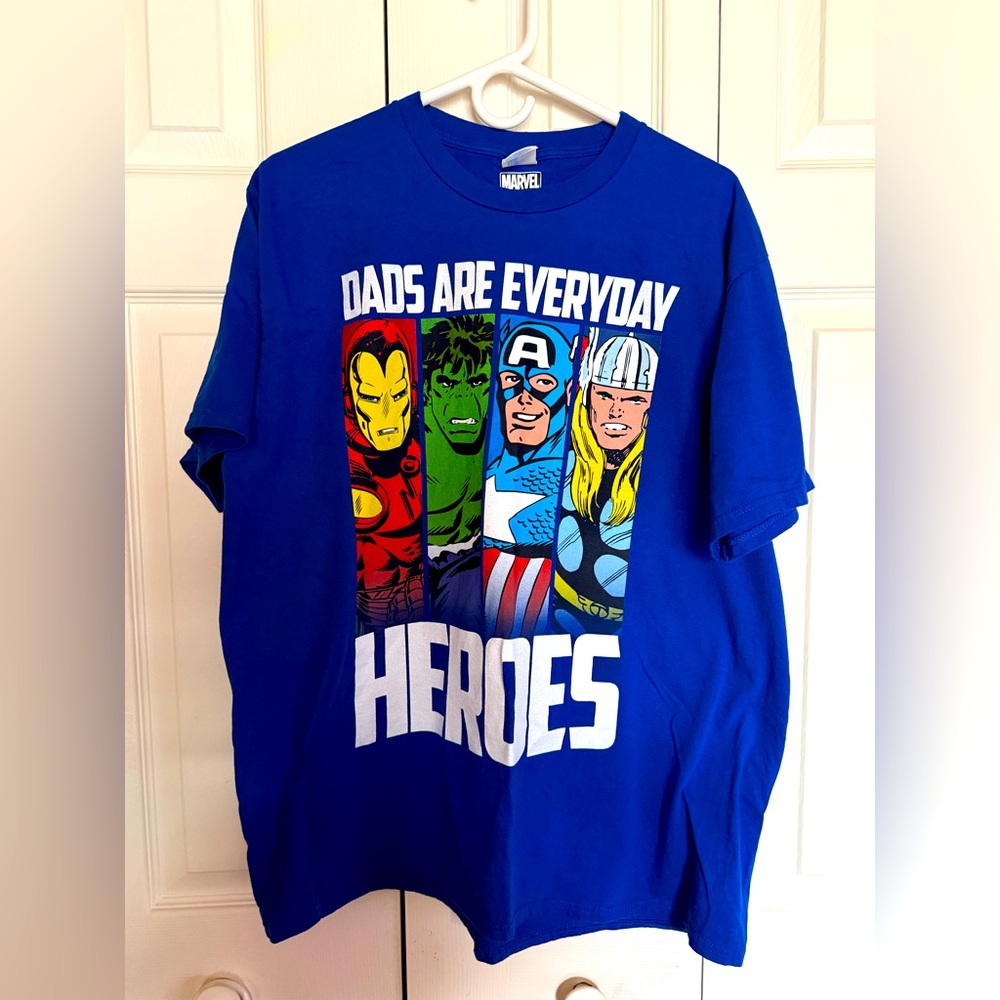 Marvel Avengers - FATHERS DAY - Men’s XL Blue Superhero Graphic Tee